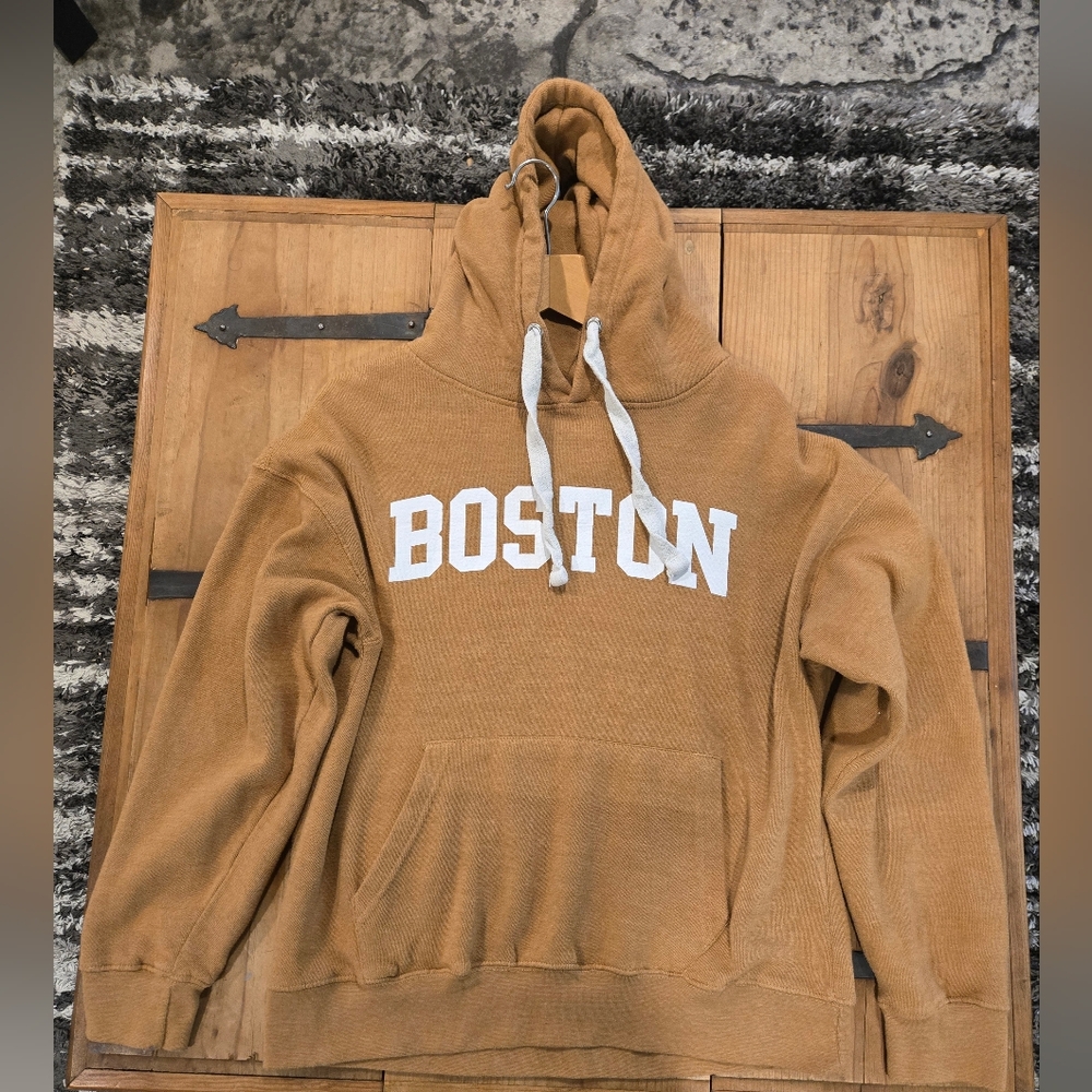 Boston Hoodie in Tan